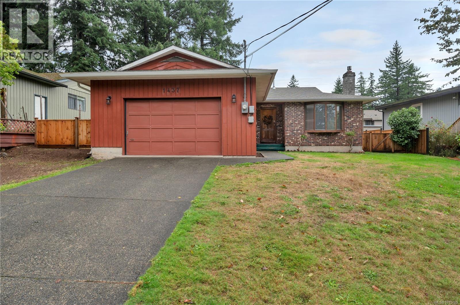 1437 Stag Rd, Campbell River, BC V9W 6C9