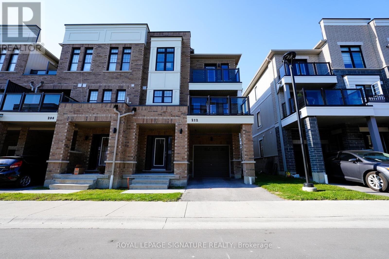 212 Lord Elgin Ln, Clarington, ON L1C 7E8