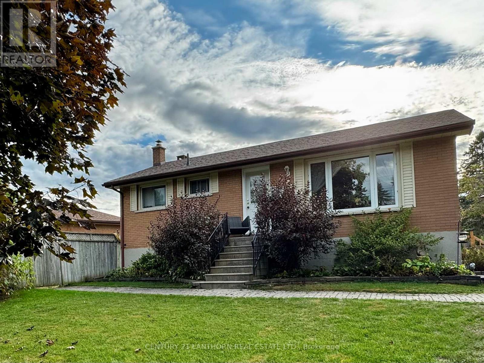 4 Highview Cres, Belleville, ON K8P 3G4
