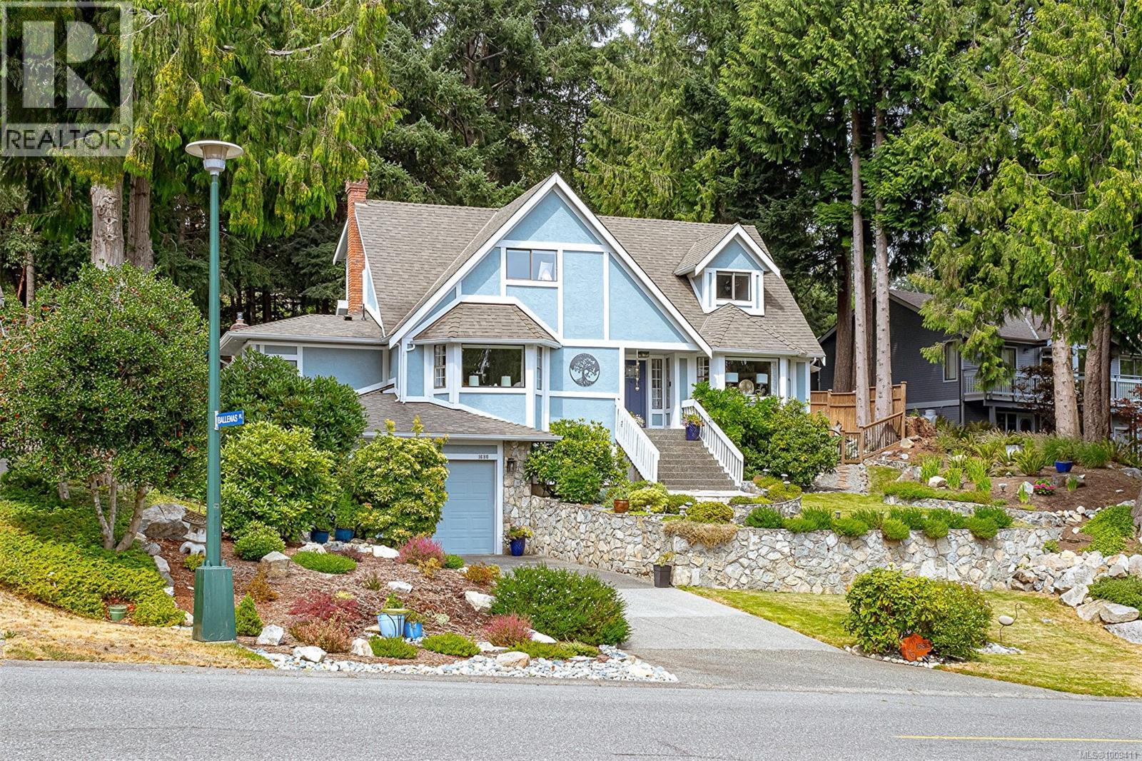 1680 Barrett Dr, North Saanich, BC V8L 4Z1