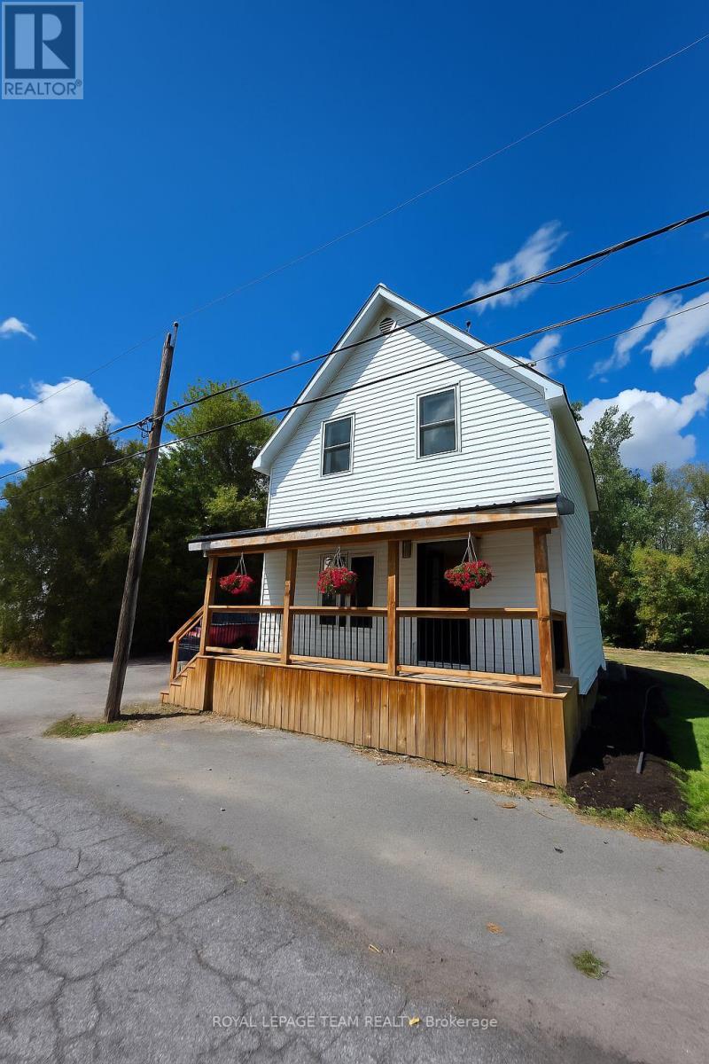 12361 Winchester Springs Rd, North Dundas, ON K0C 2L0