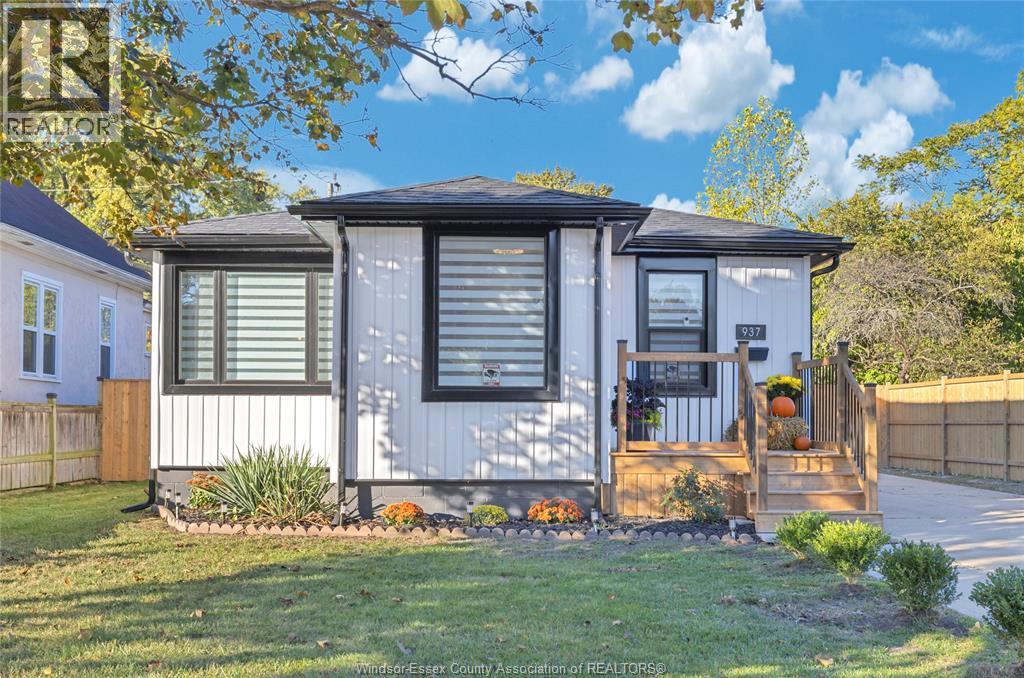 937 Lauzon Rd, Windsor, ON N8S 3M4