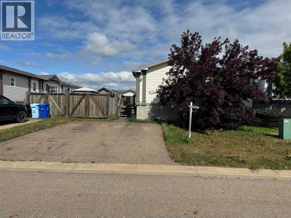 192 Elm St, Fort Mcmurray, AB T9K 0K1