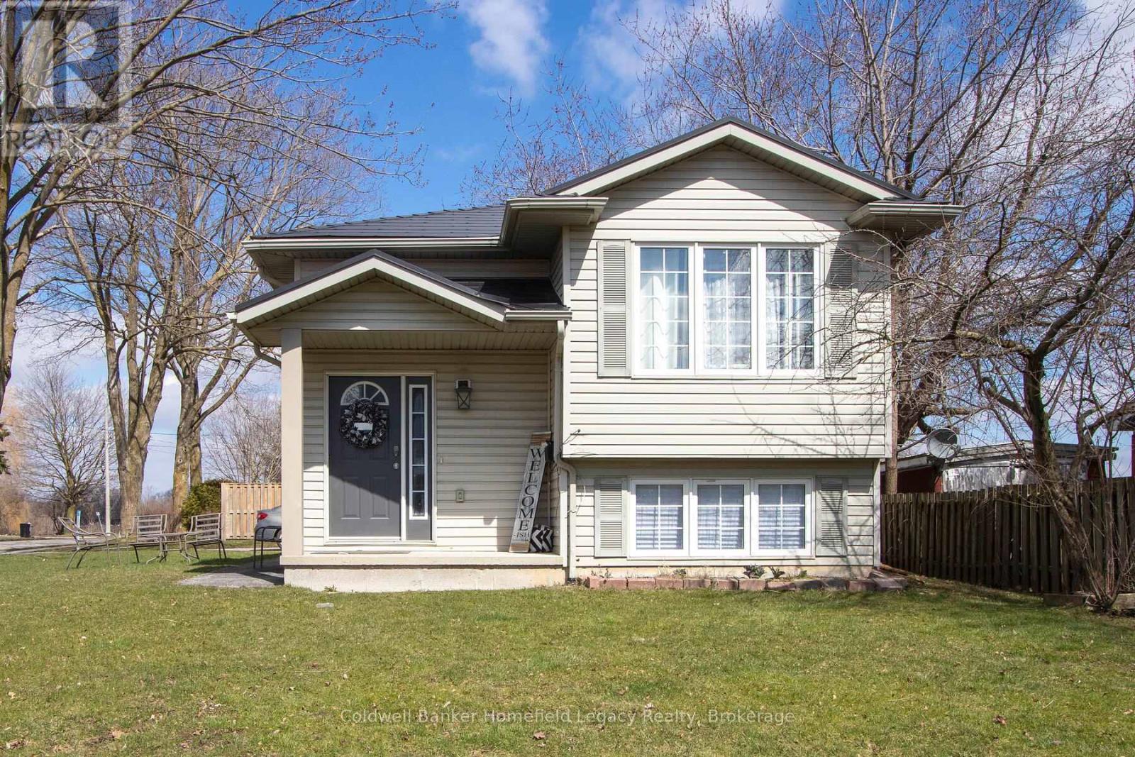 17 Laurier St, Stratford, ON N5A 4M2