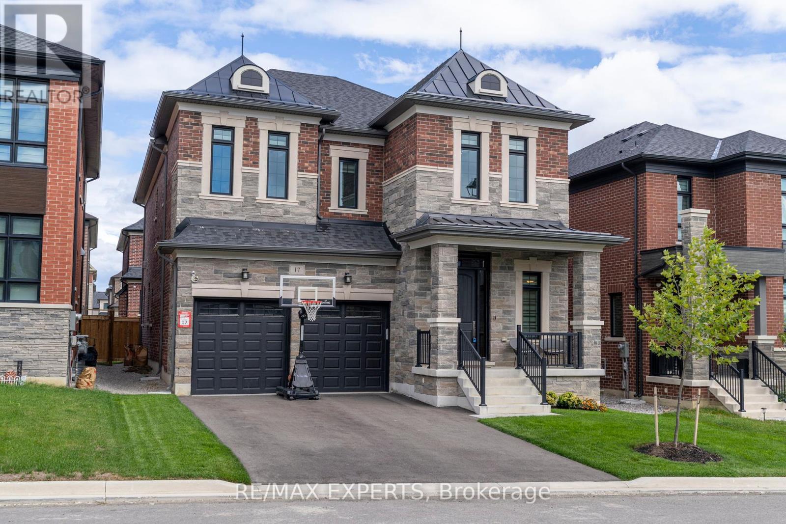 17 Kinburn Cres, Vaughan Vellore Village, ON L3L 0E9