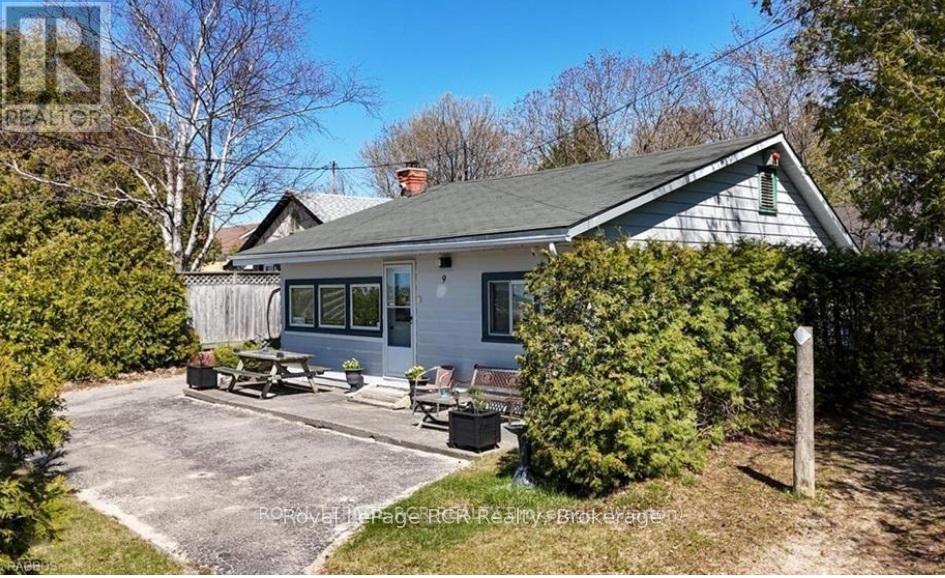 9 Lakeshore Blvd S, South Bruce Peninsula, ON N0H 2G0