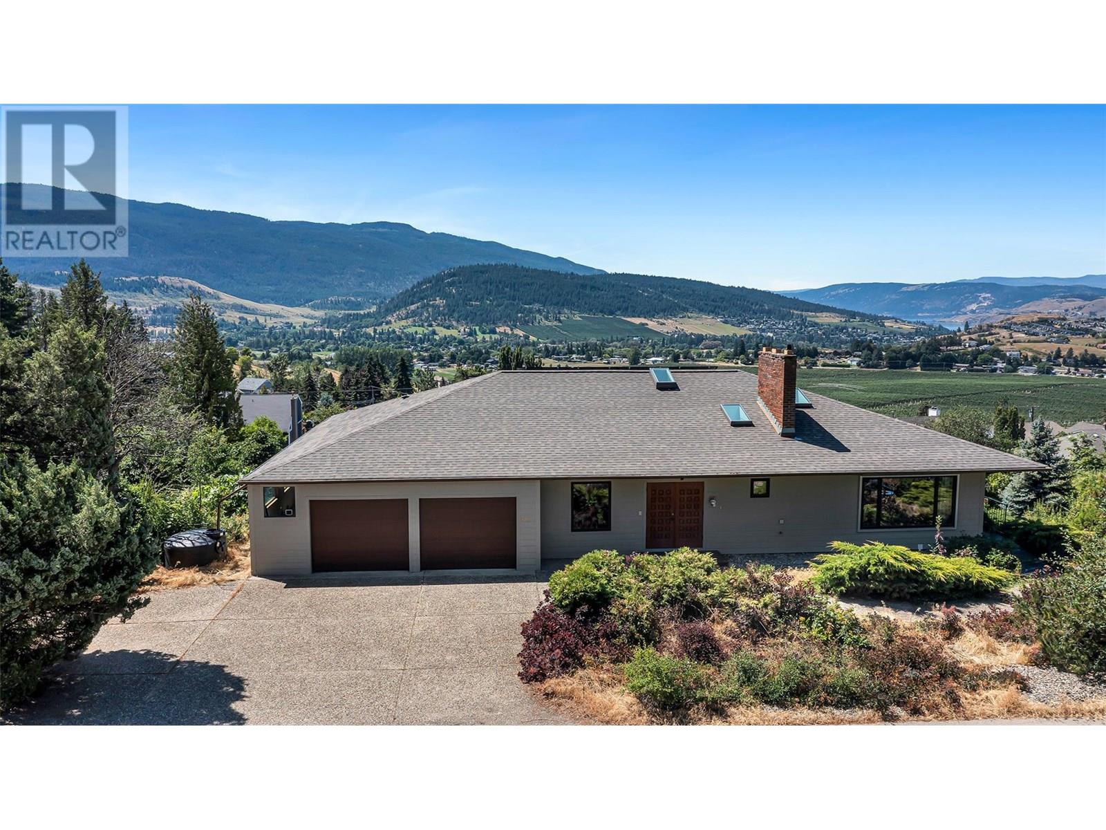 460 Crestview Dr, Coldstream, BC V1B 2X6