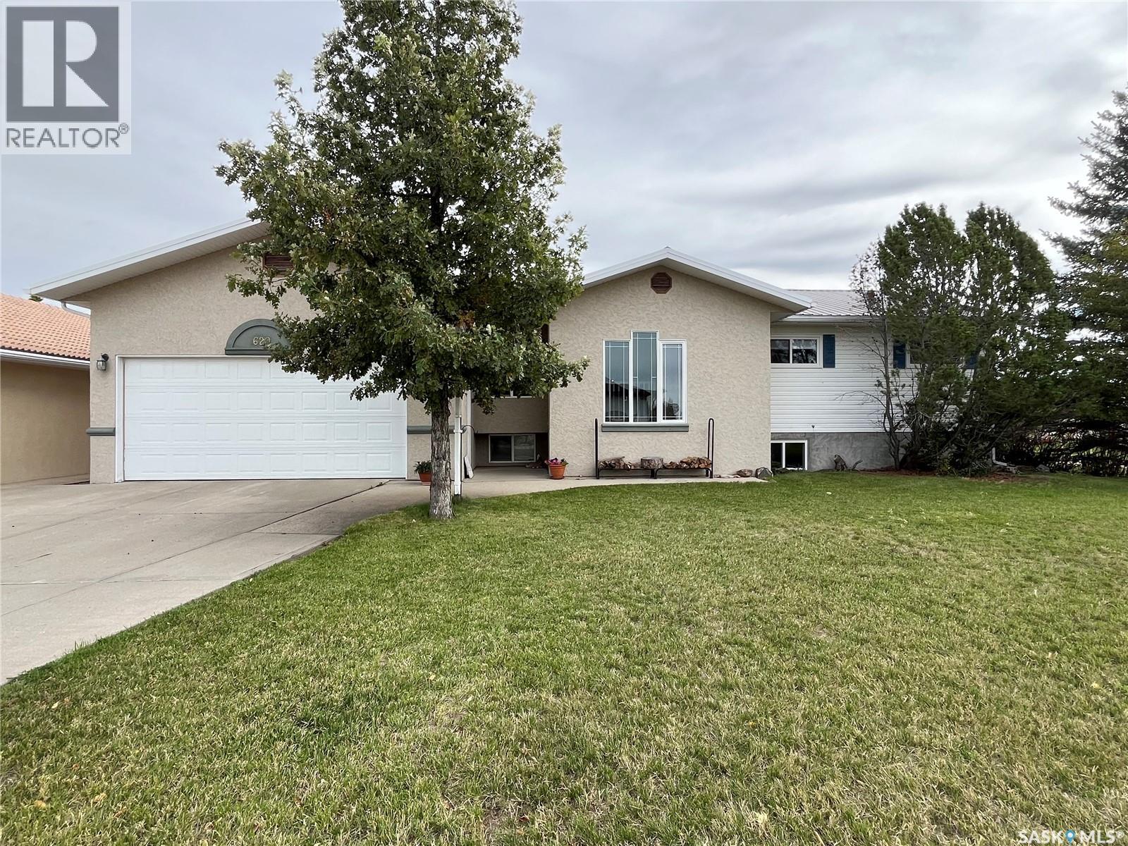 620 Griffin St, Maple Creek, SK S0N 1N0