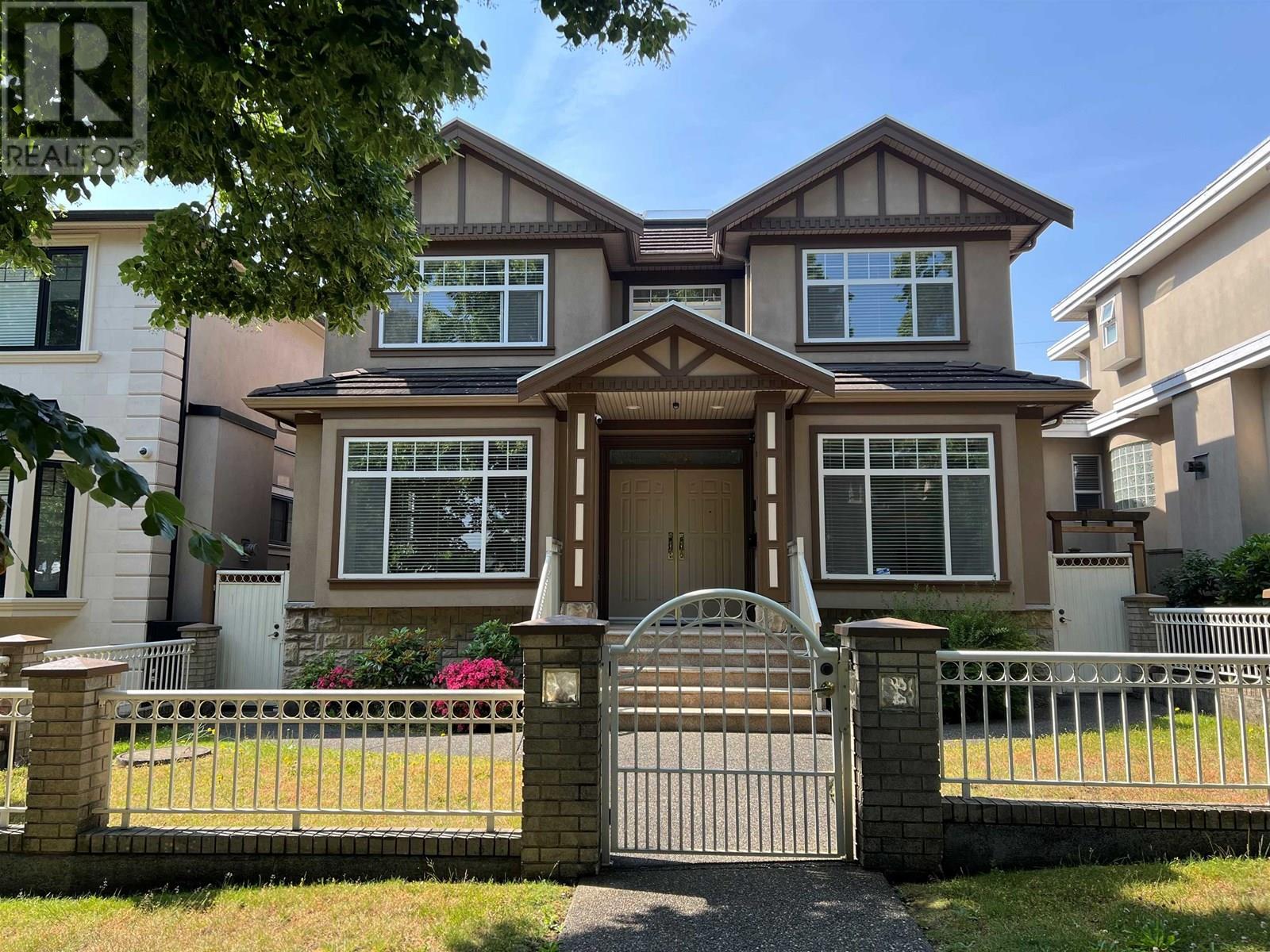 2338 Upland Dr, Vancouver, BC V5S 2B5