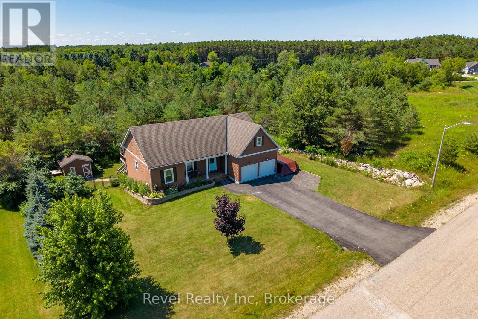 23 Rue Helene, Tiny, ON L9M 0H1