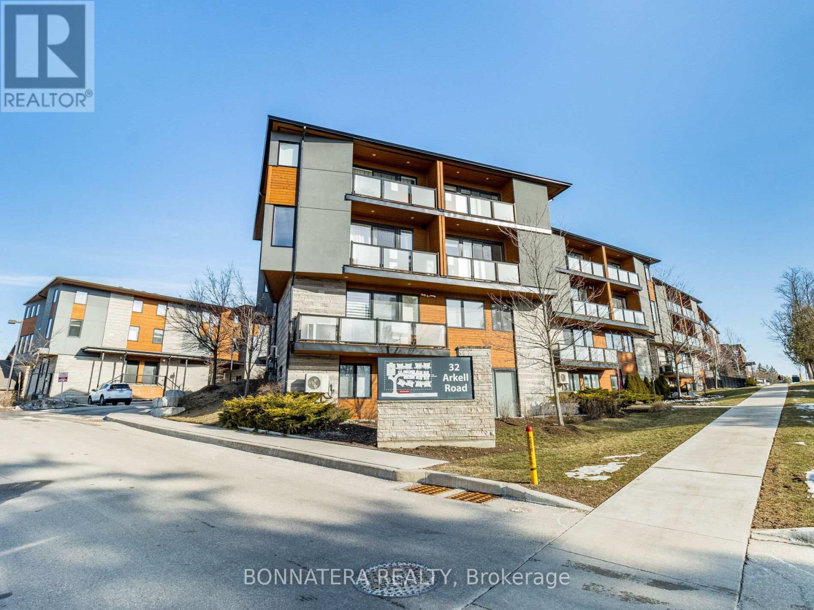 7 32 Arkell Rd, Guelph, ON N1L 1G8