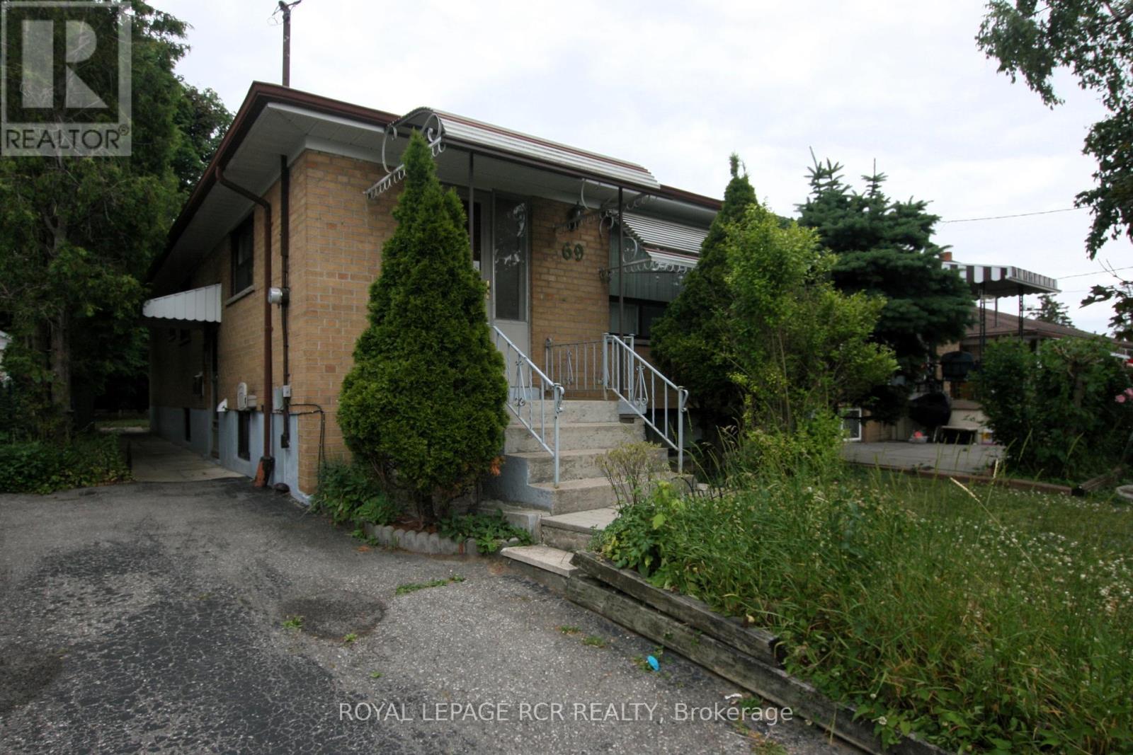 69 Neames Cres, Toronto, ON M3L 1K8