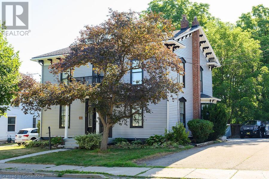23 Mountain St, Grimsby, ON L3M 3J9