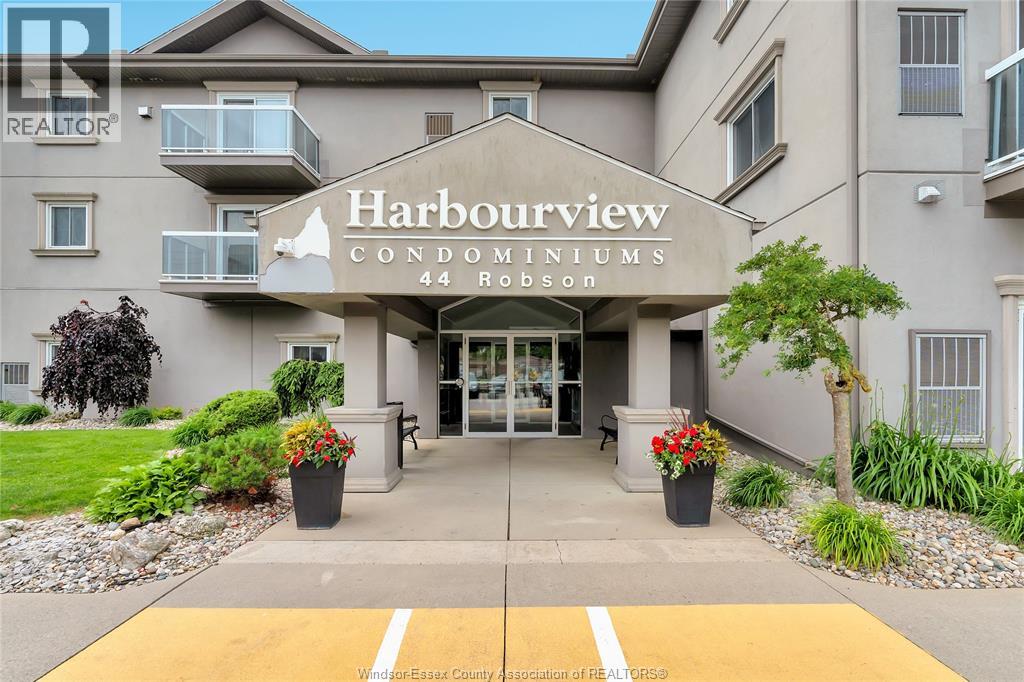 44 Robson Unit 216, Leamington, ON N8H 5E4
