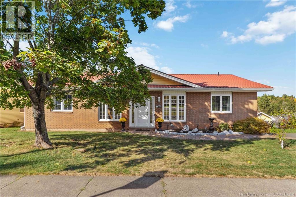 965 Frampton Ln, Moncton, NB E1G 1M2