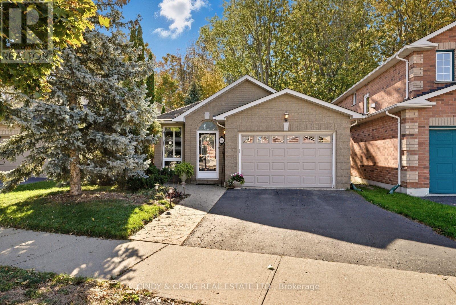 318 Sandringham Dr, Clarington, ON L1E 3A7