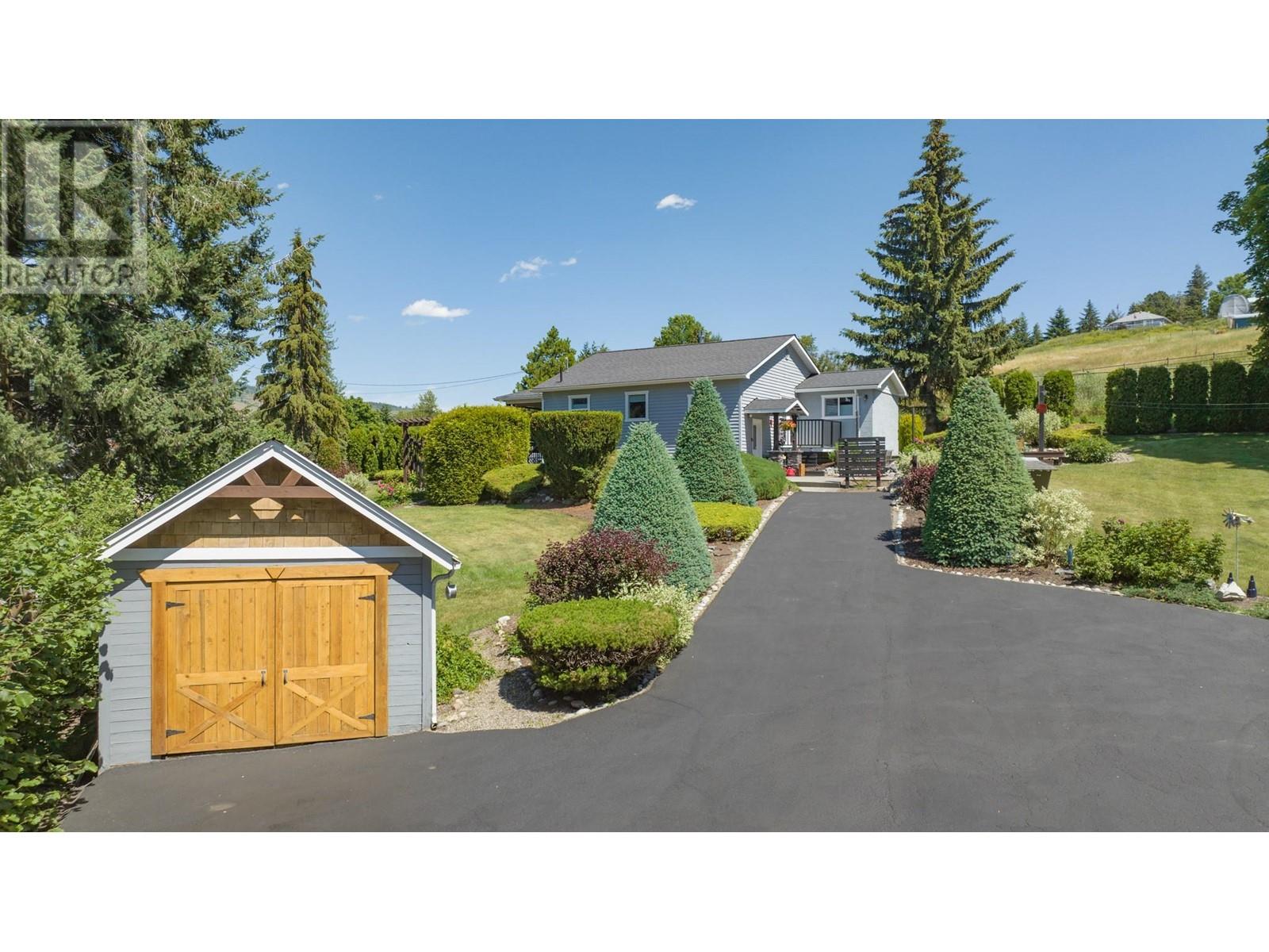 5648 Learmouth Rd, Coldstream, BC V1B 3E6