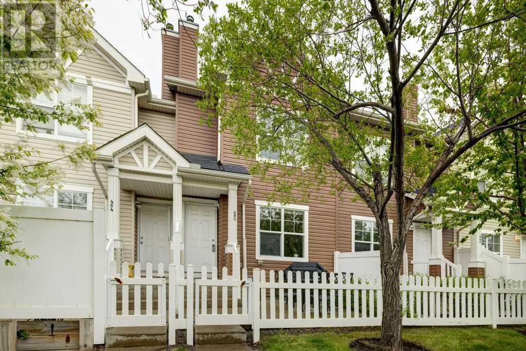 450 Elgin Gdns SE, Calgary, AB T2Z 4T8