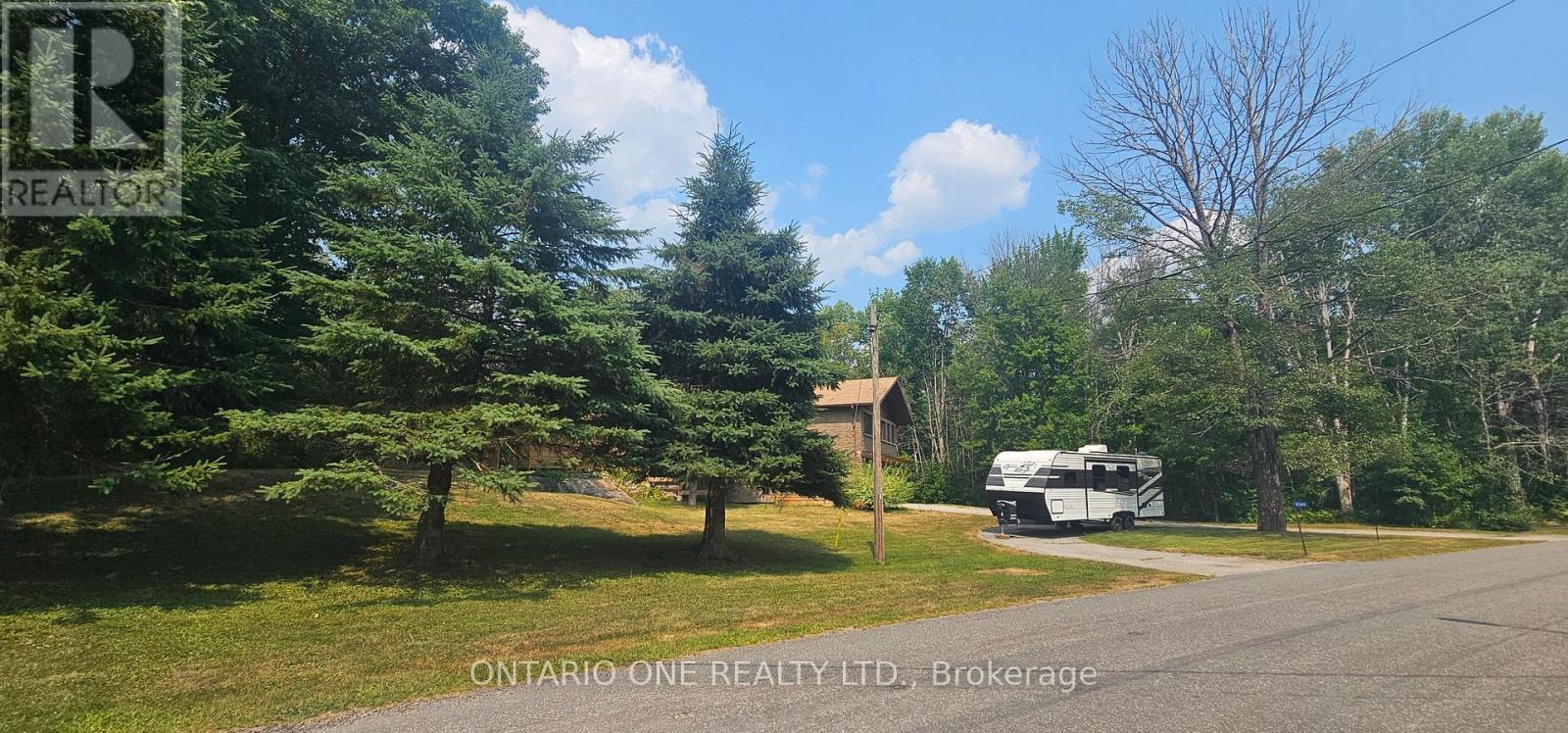 1045 Cowbell Ln, Gravenhurst, ON L0K 2B0