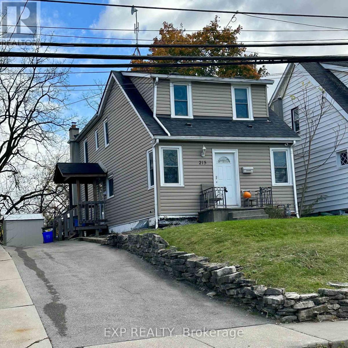 215 Emerson St, Hamilton, ON L8S 2Y3