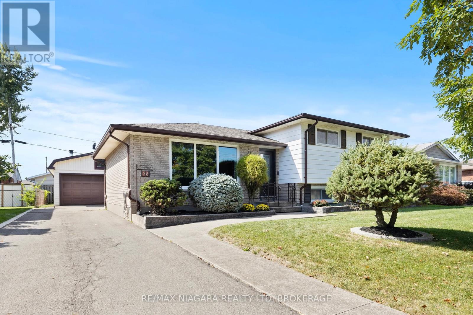 96 Watt Ave, Welland, ON L3B 1J4