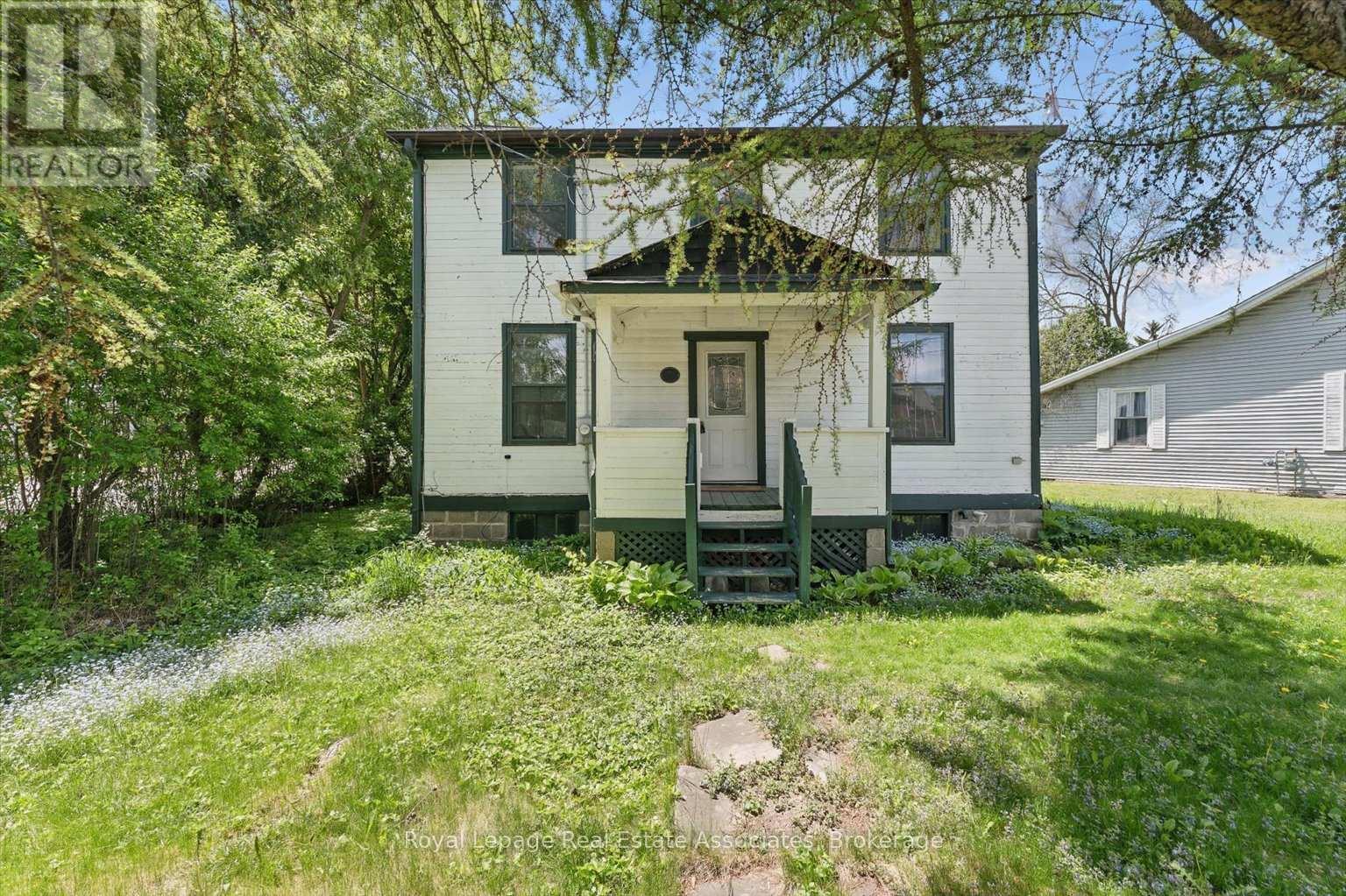 401 Draper St, Halton Hills, ON L7G 4B6
