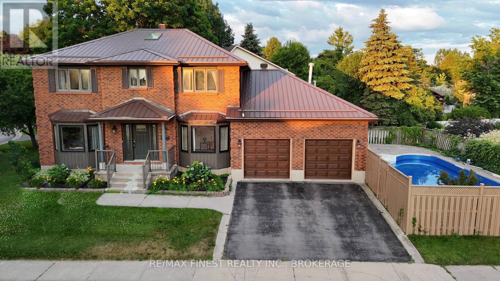 634 Fernmoor St, Kingston East Gardiners Rd, ON K7M 8K5
