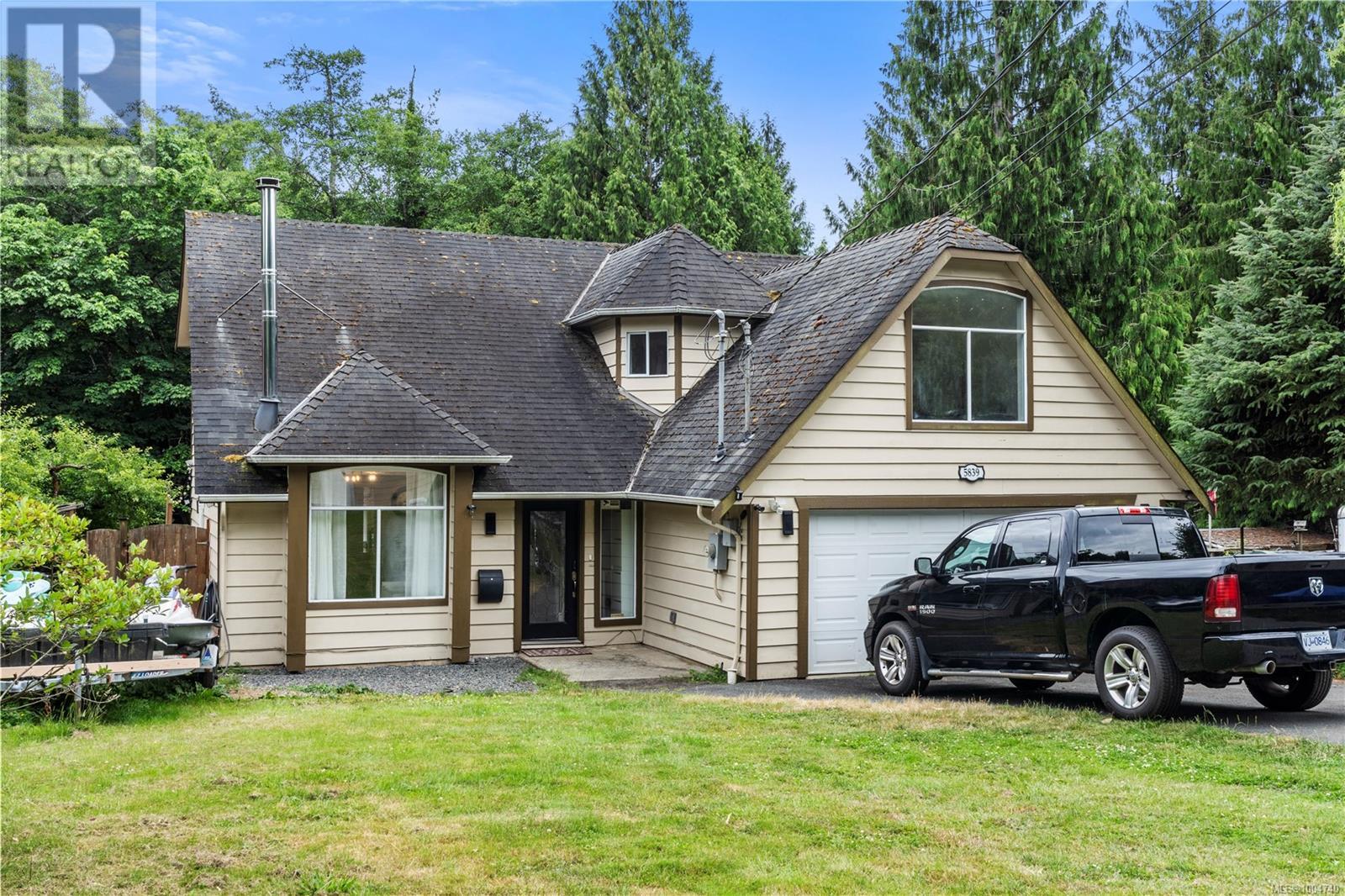 5839 Blythwood Rd, Sooke, BC V9Z 0G3