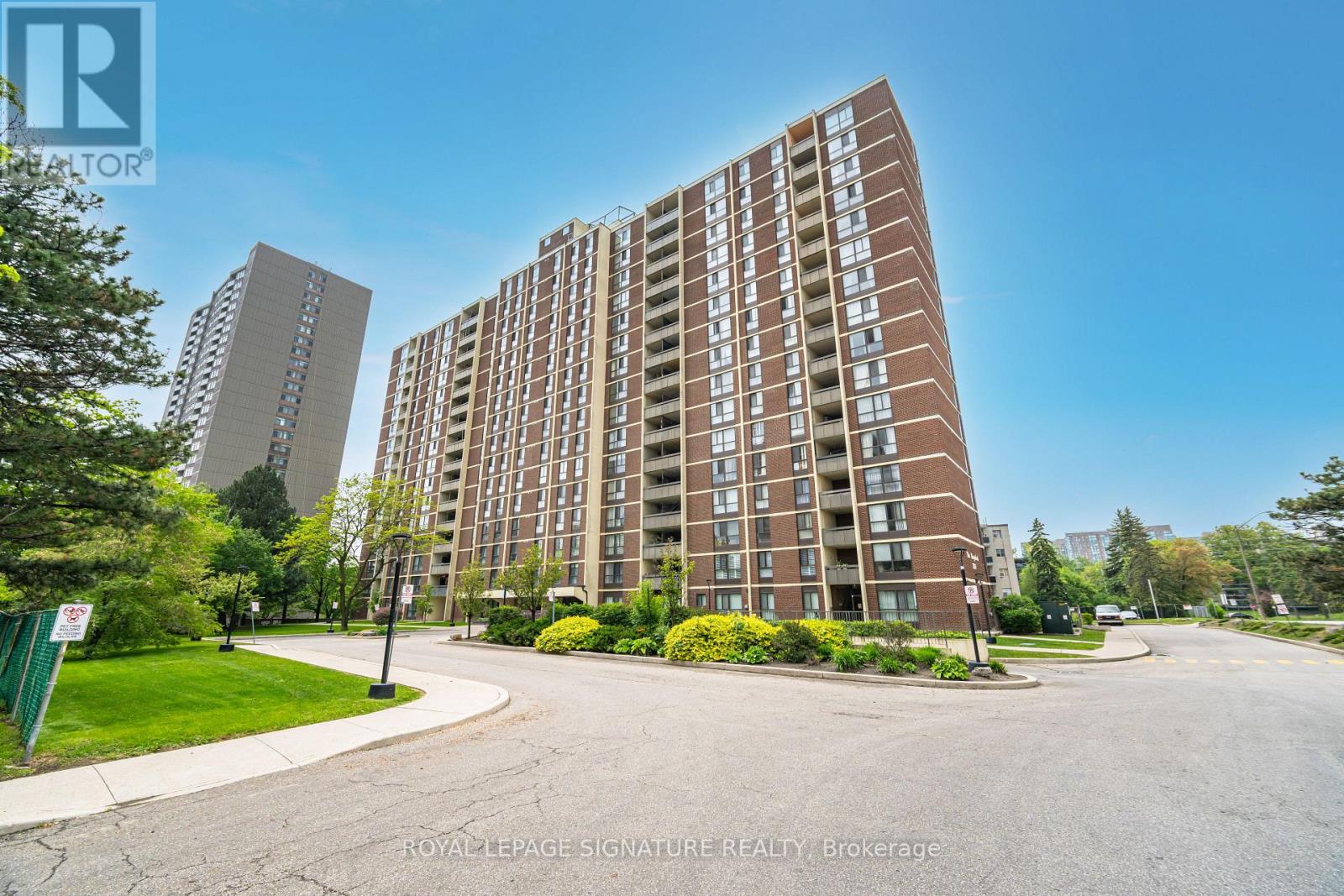 1003 3170 Kirwin Ave, Mississauga, ON L5A 3R1