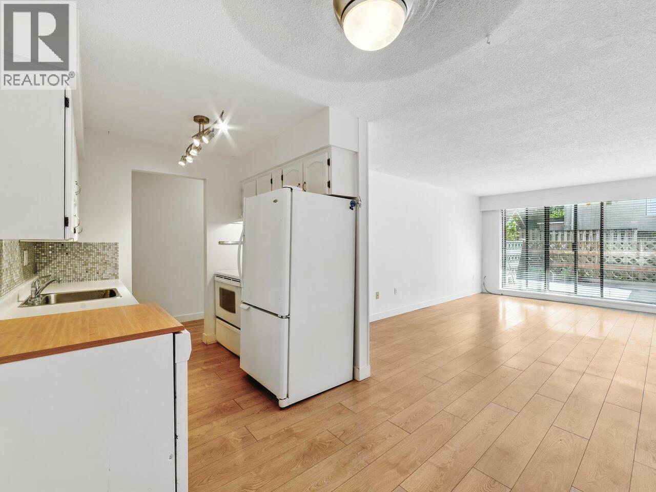 2910 Ontario Street Unit 101, Vancouver, BC V5T 2Y6
