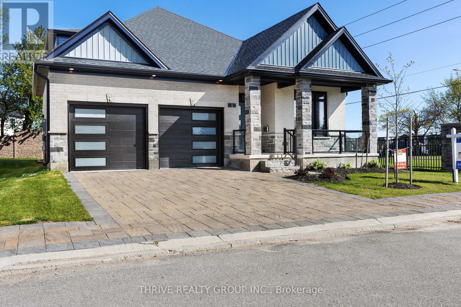 1 1061 Eagletrace Dr, London, ON N6G 0T3
