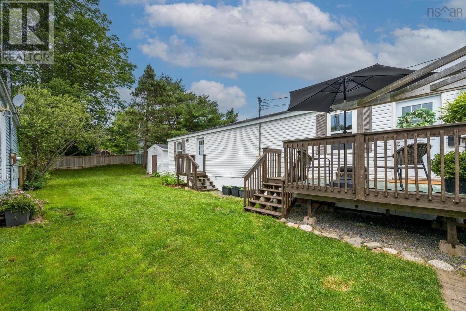 463 Glen Rise Dr, Beaver Bank, NS B4E 2M4