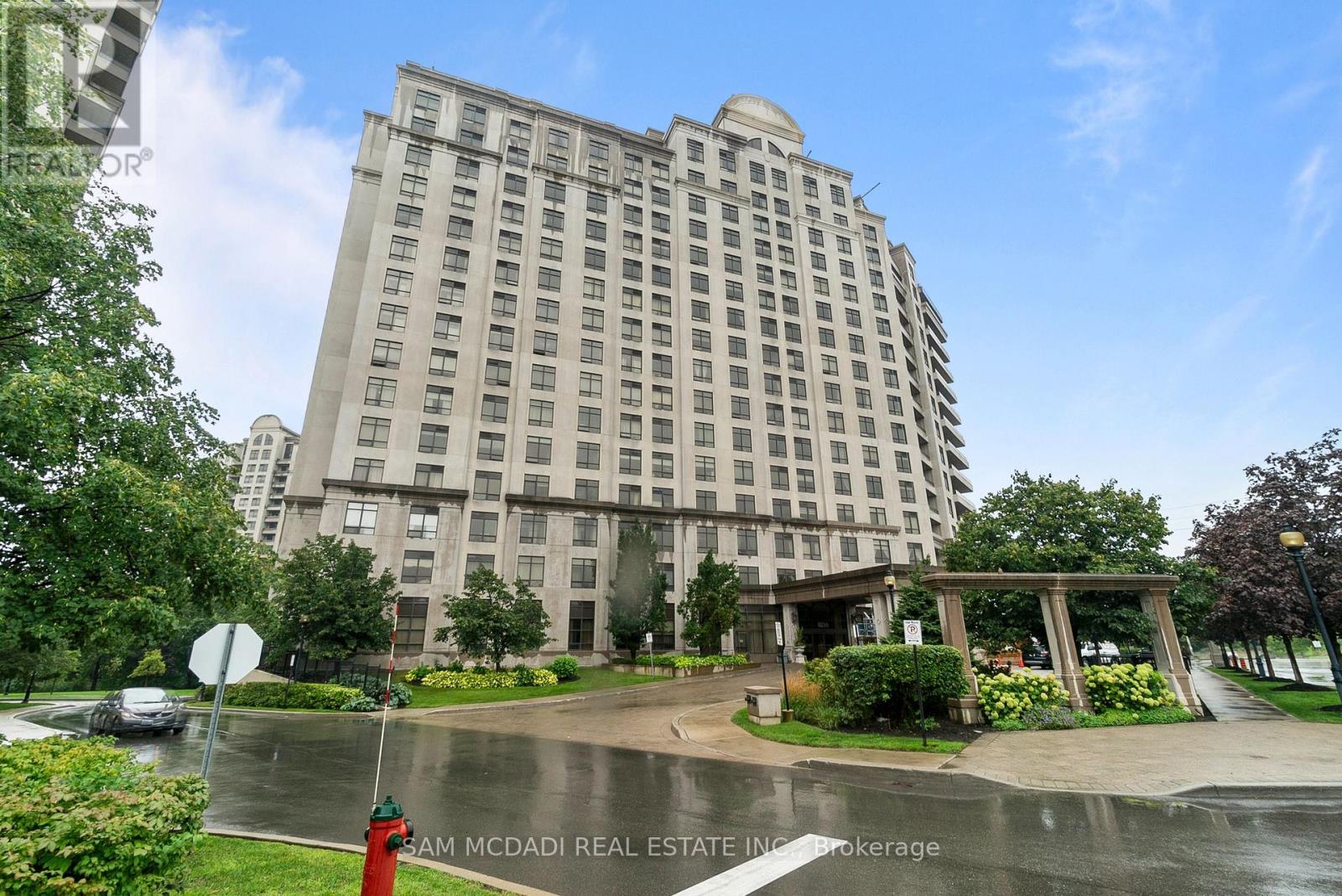1616 9235 Jane St, Vaughan, ON L6A 0J8