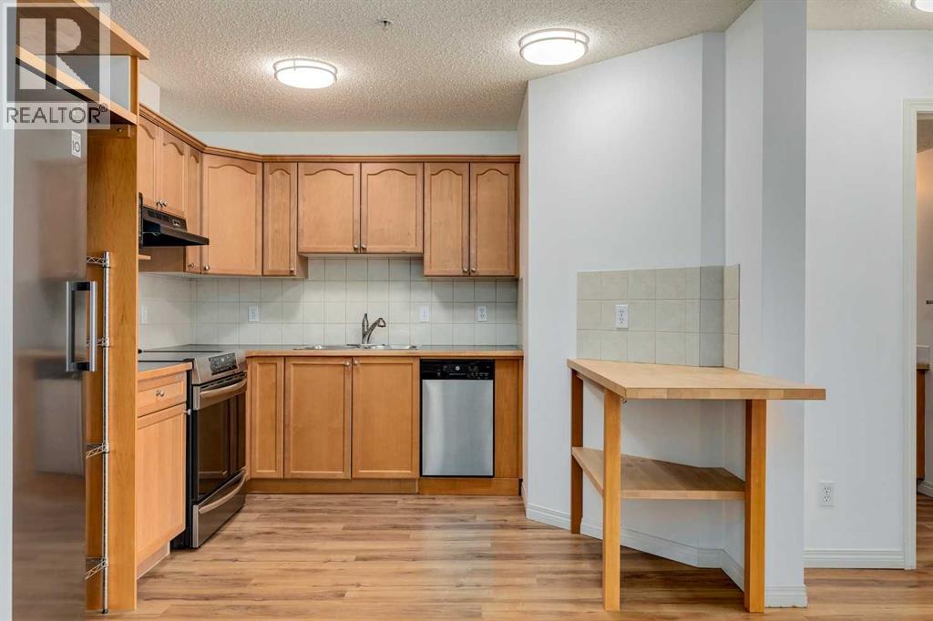 128 Centre Avenue Unit 301, Cochrane, AB T4C 1Z4