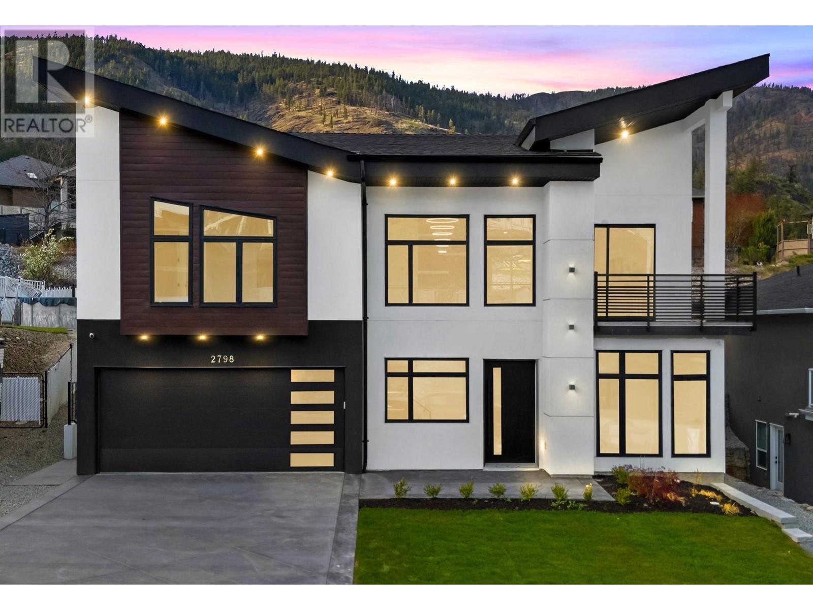2798 Canyon Crest Dr, West Kelowna, BC V4T 3A8