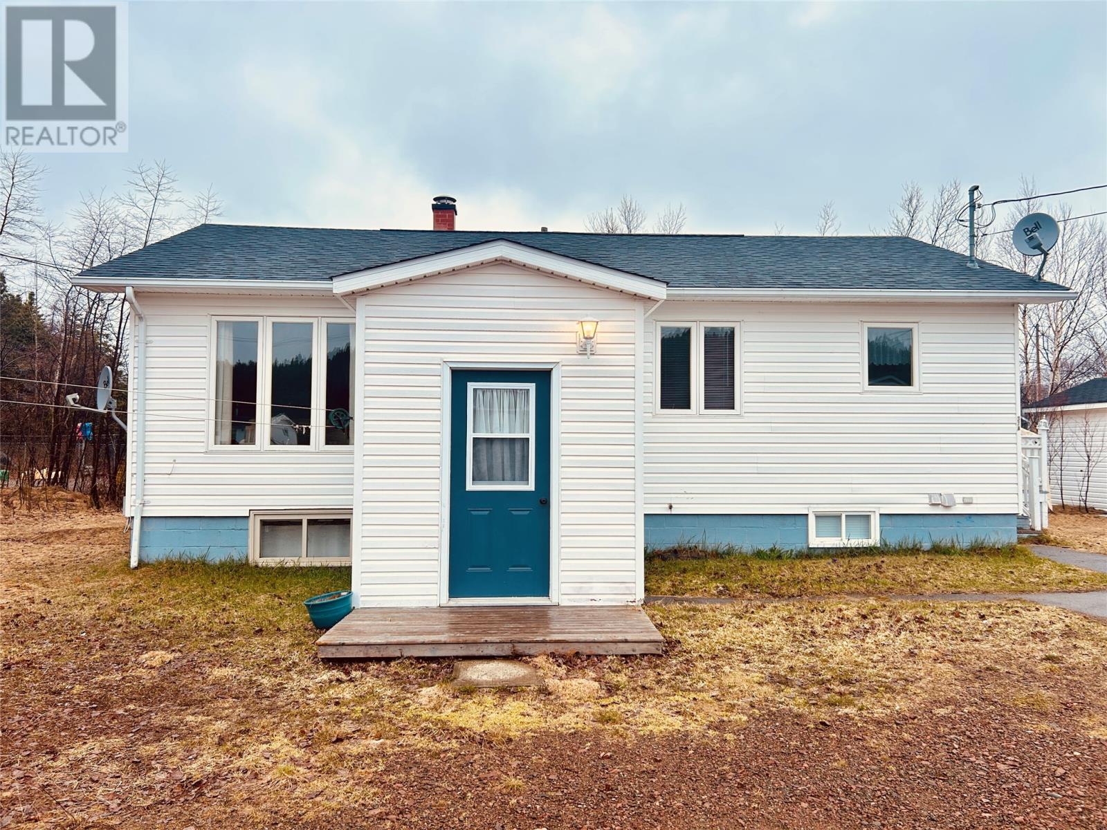 37 Main St #a, Robert's Arm, NL A0J 1R0
