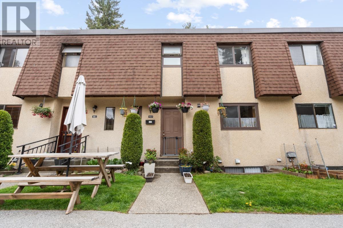 883 Old Lillooet Rd, North Vancouver, BC V7J 2H6