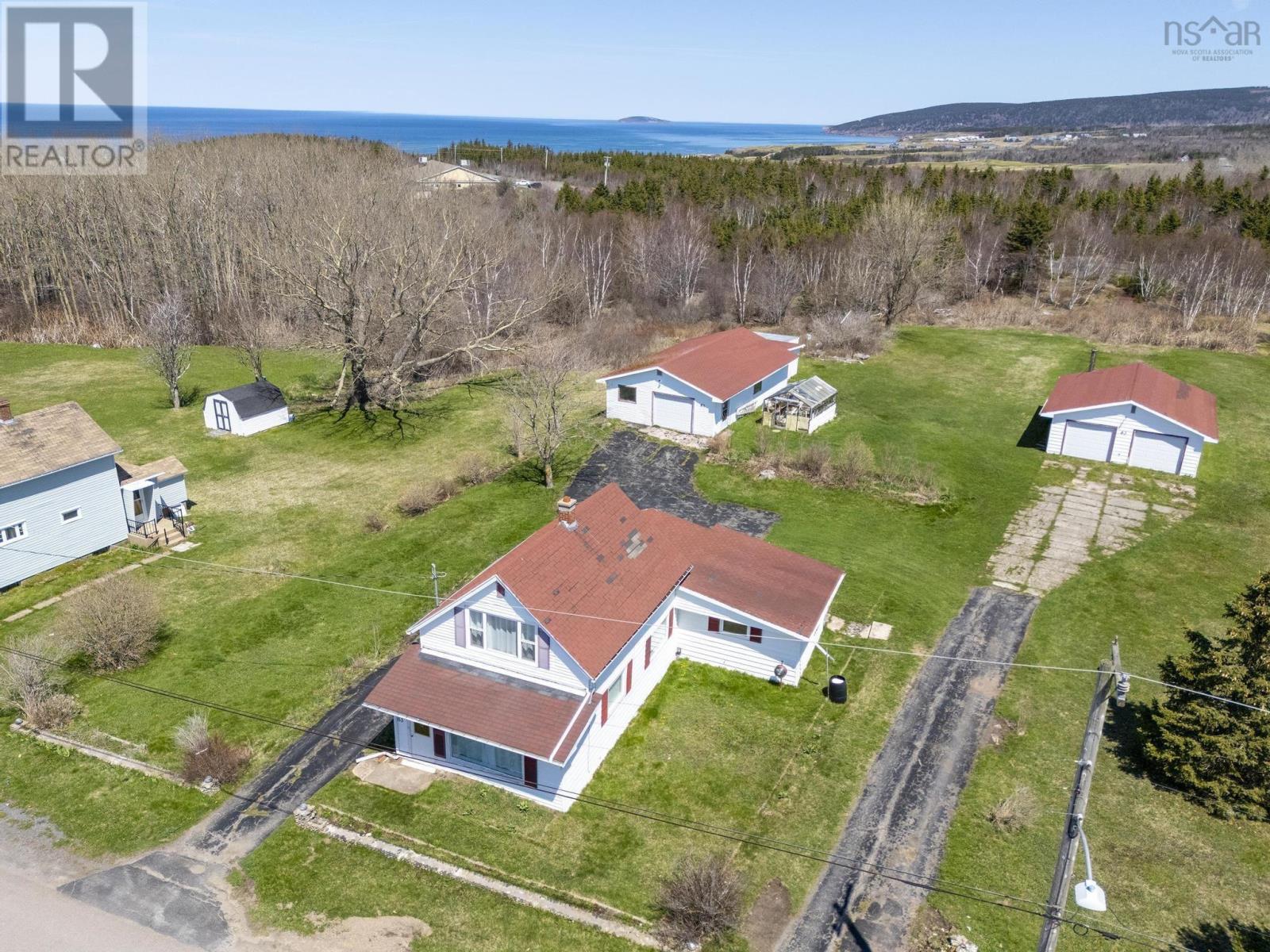 63 Maclean St, Inverness, NS B0E 1N0