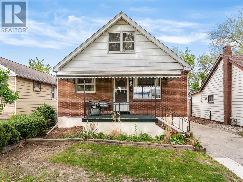 2618 Alexis, Windsor, ON N8W 3Z9
