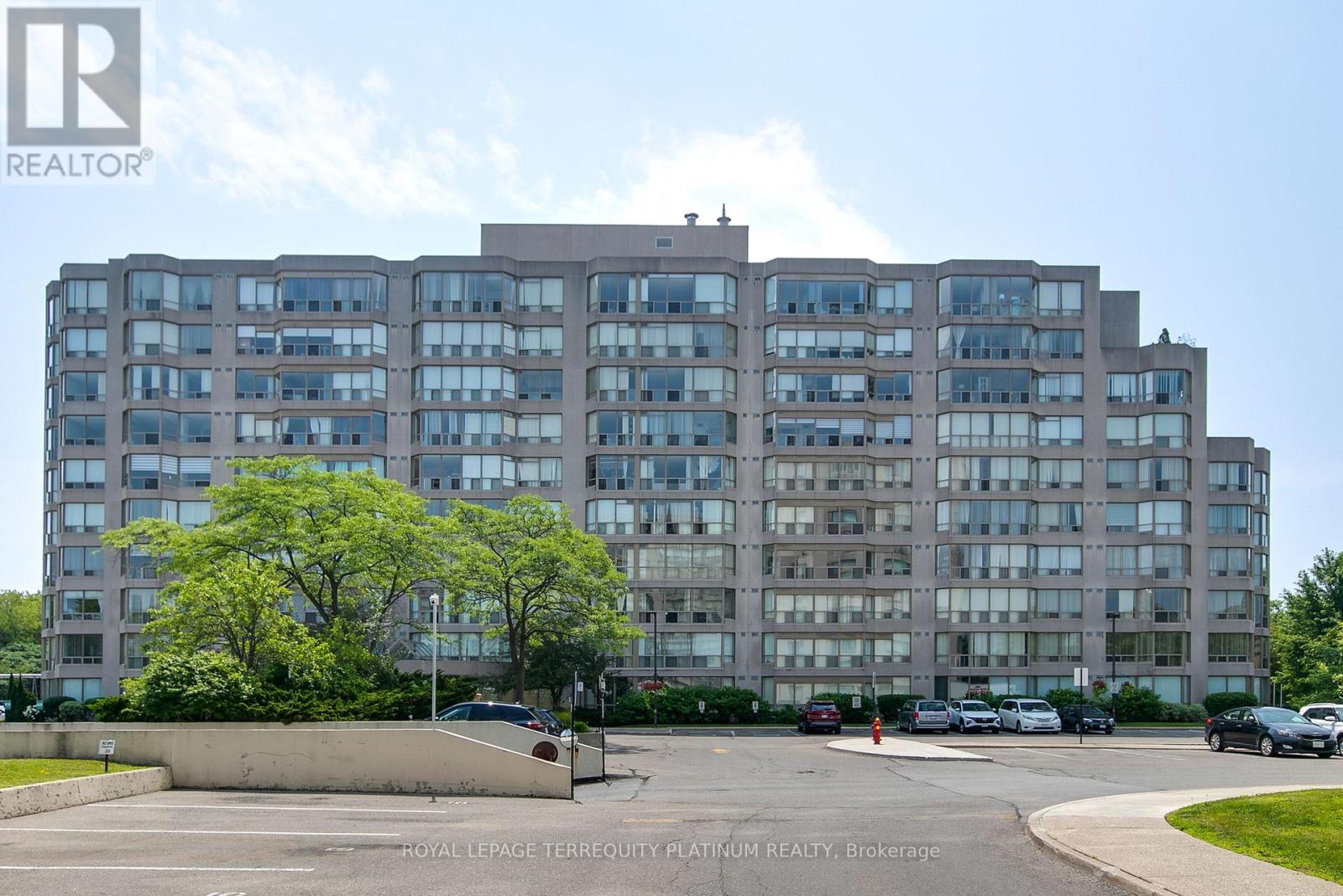 413 175 Cedar Ave, Richmond Hill, ON L4C 9V3