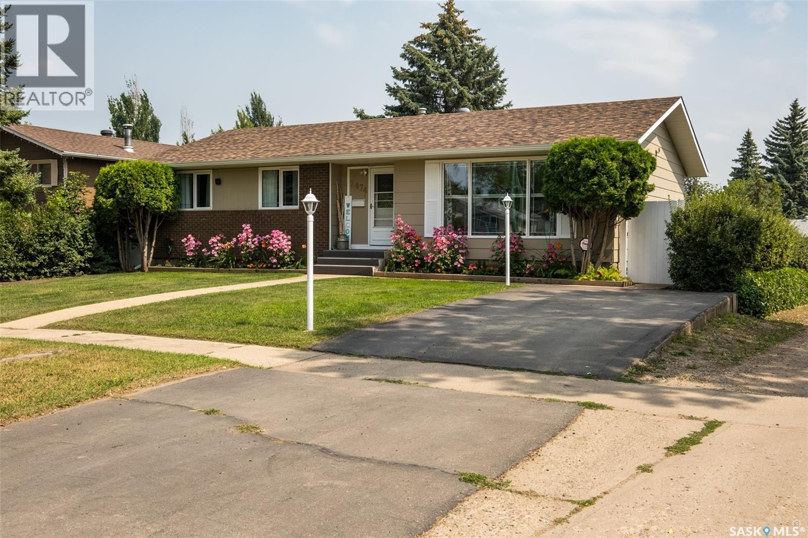 2474 15 Avenue East, Prince Albert, SK S6V 6J1