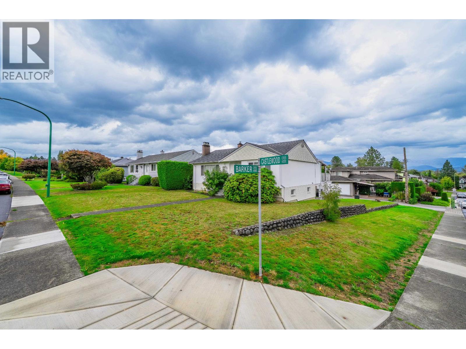 4277 Castlewood Cres, Burnaby, BC V5G 2M1