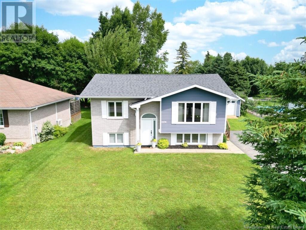 Bathurst, NB homes with backyards for sale Houseful