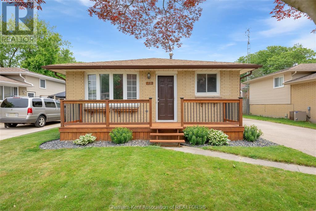 73 Marion Ave, Chatham-Kent, ON N7M 5N7
