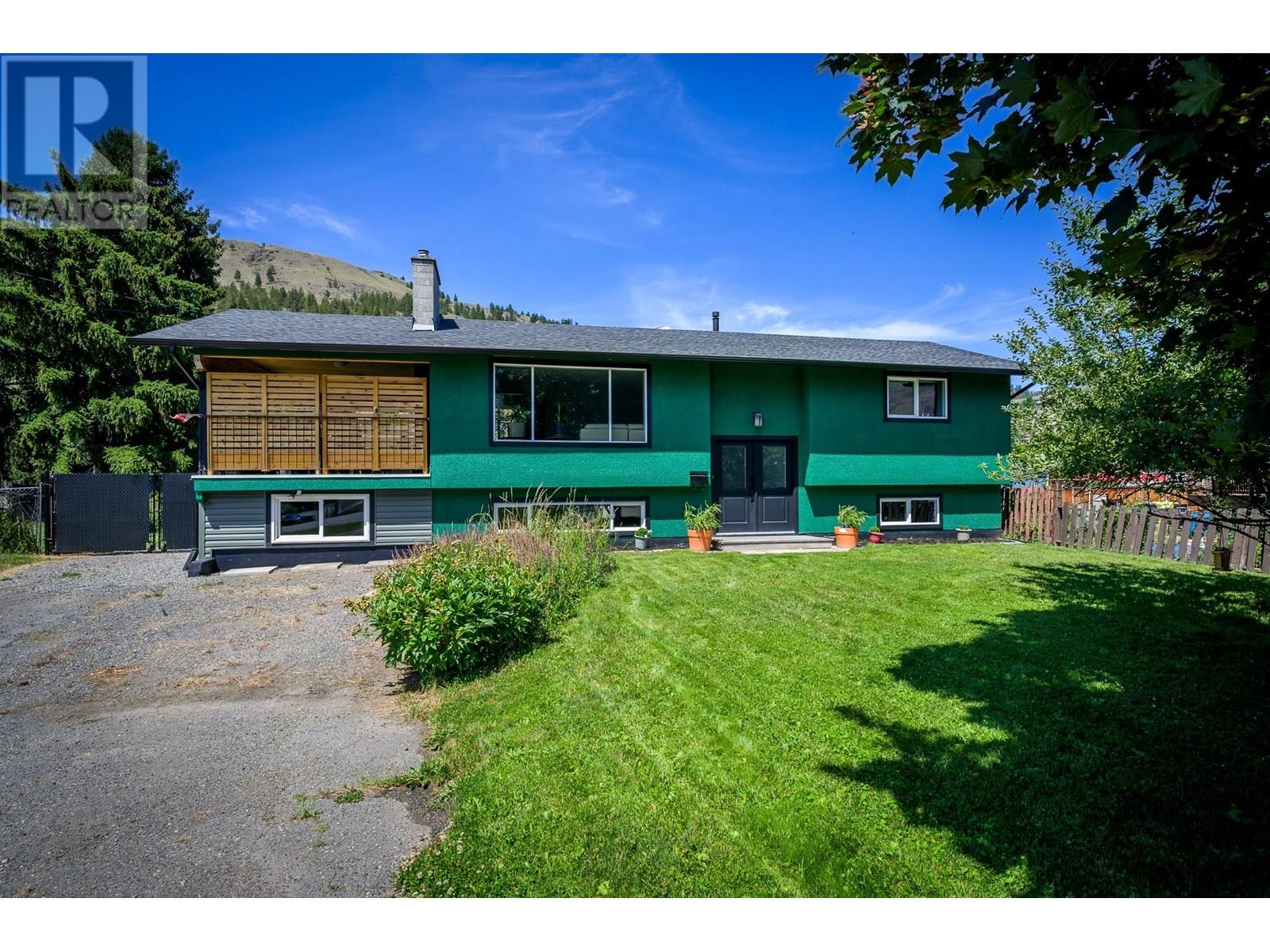 870 Sumac Pl, Kamloops, BC V2B 6R4