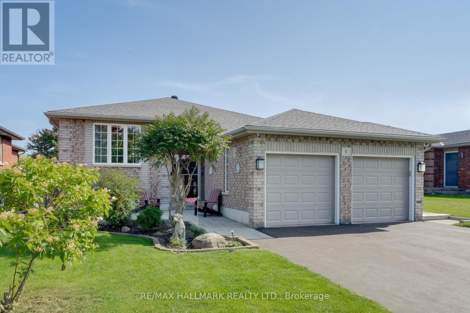 5 Pacific Ave, Barrie, ON L4M 7E7