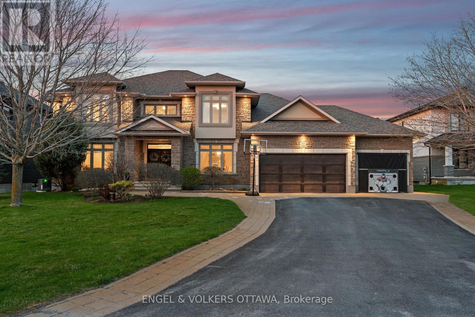 450 Lockmaster Cres, Ottawa, ON K4M 1L9