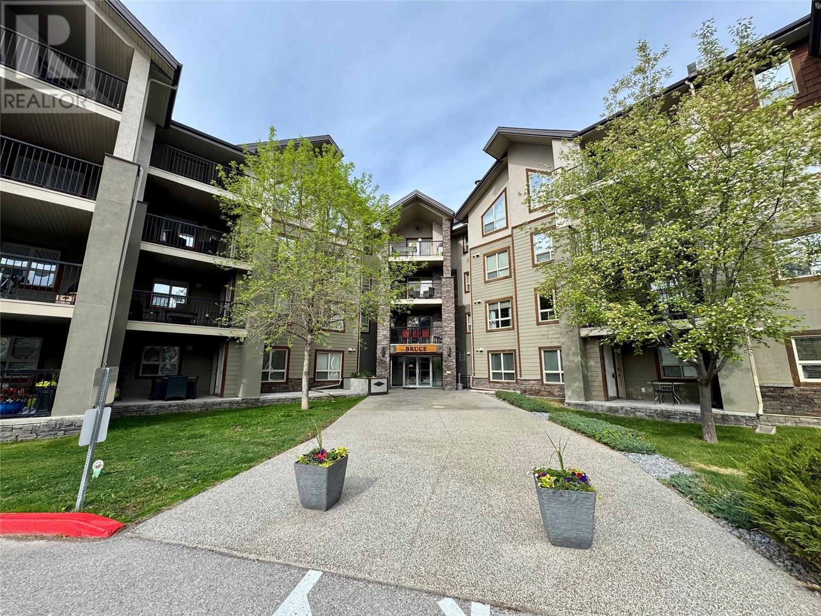 205 Third Avenue Unit 3202, Invermere, BC V0A 1K4