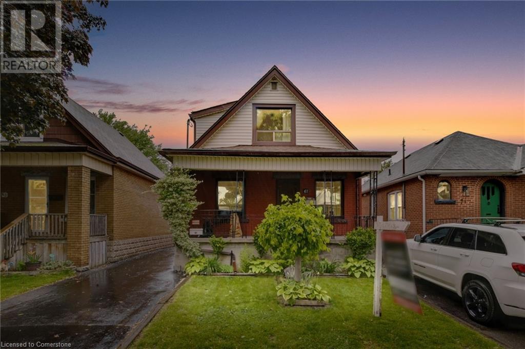 67 Cope St, Hamilton, ON L8H 5B1