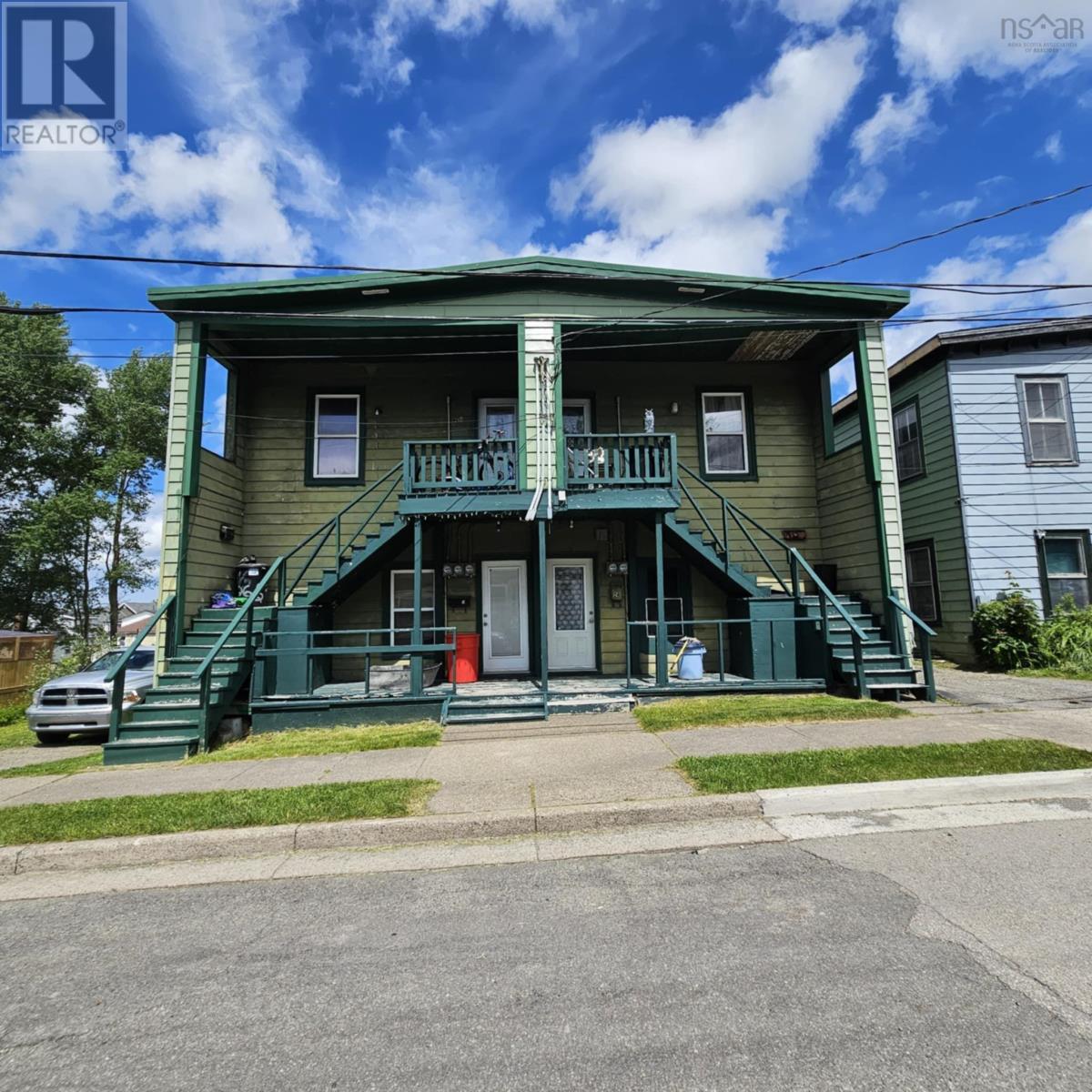 24- 26 Glebe St, Sydney, NS B1P 1S2